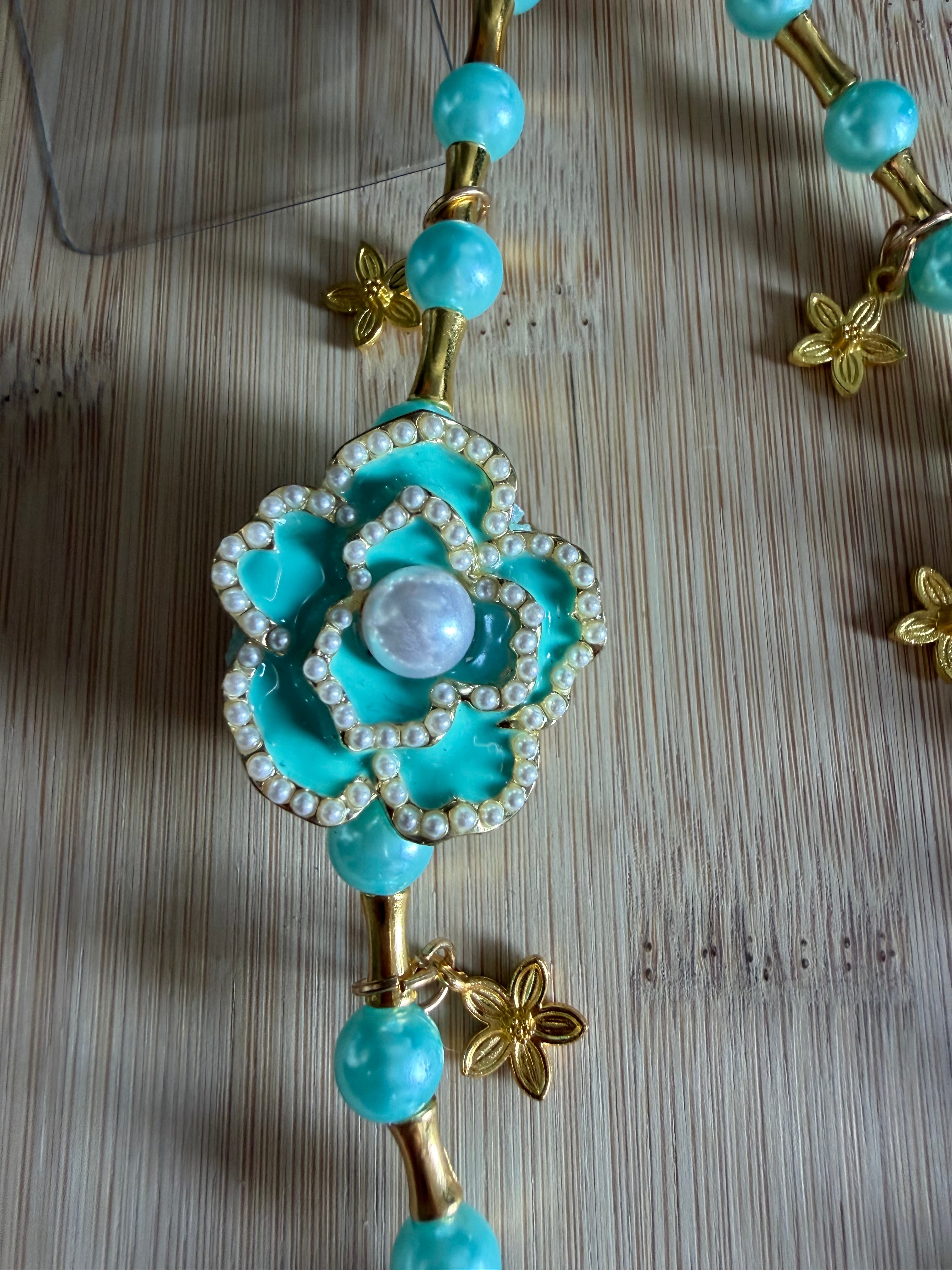 Fleur Turquoise Élégance