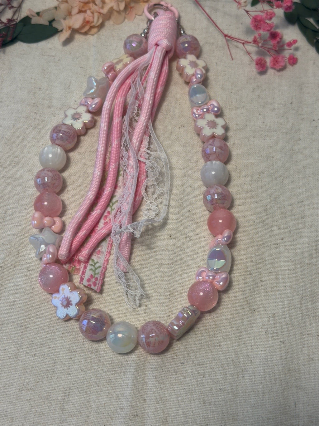 🌸 Bijou de téléphone – Collection “Douce Fleurie”