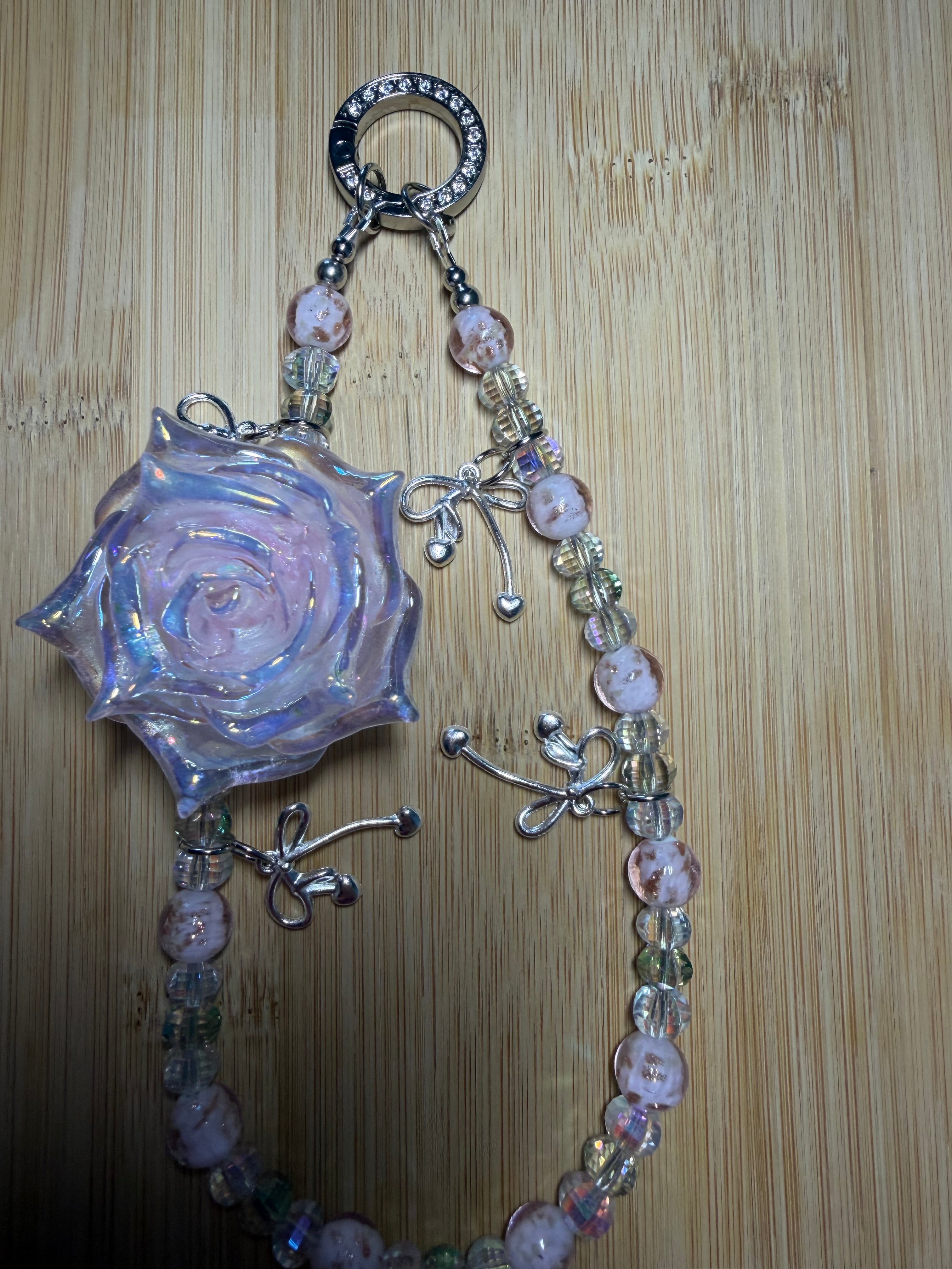 🌹 Bijou de téléphone « Rose Lunaire » 🌹
