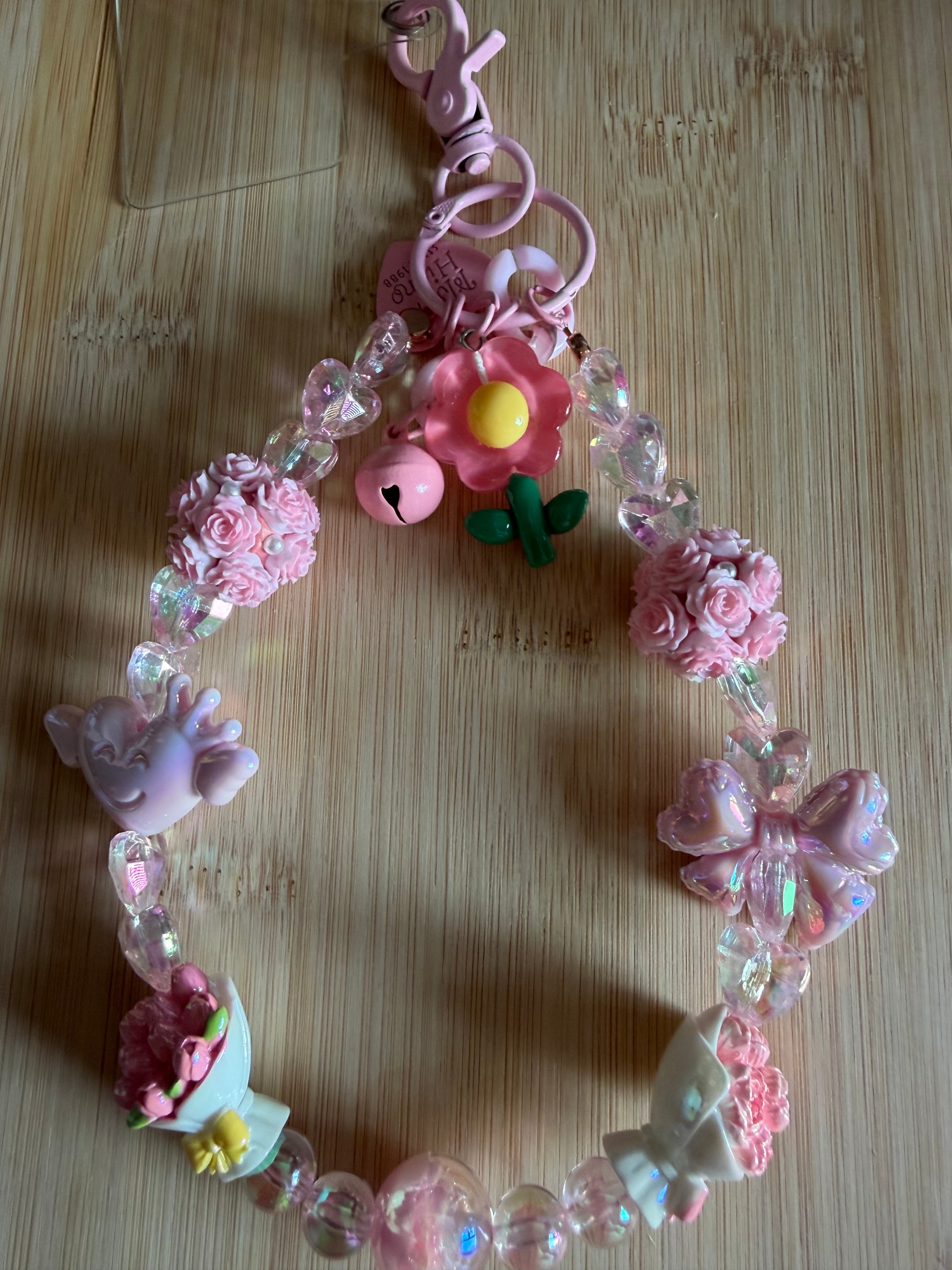 Bijou de téléphone « Fleur Printanière »