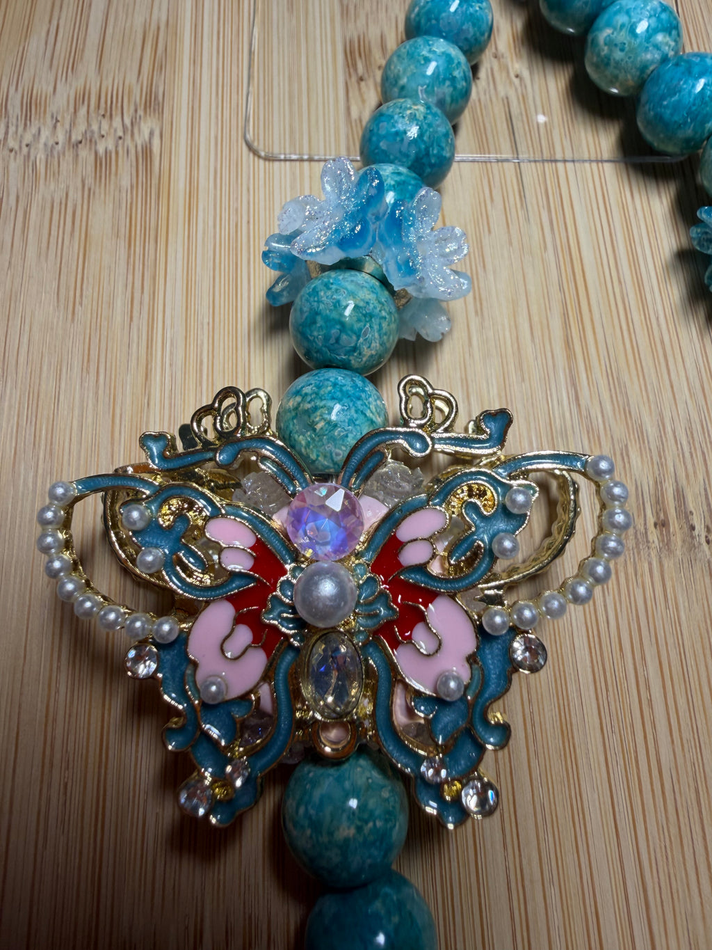 🦋 Bijou de téléphone – Papillon Élégance Bleu Céleste