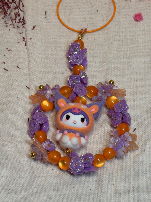 Bijou de rétroviseur “Douceur Orange & Violette” – Fleurs & perles – Fait main